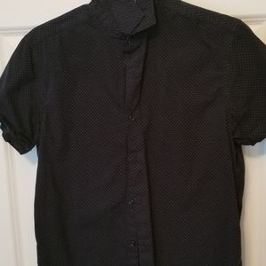 Short sleeve button up